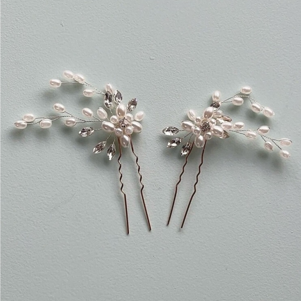 Elegant Pearl Hair Accessory (2) - Picture 2 of 5